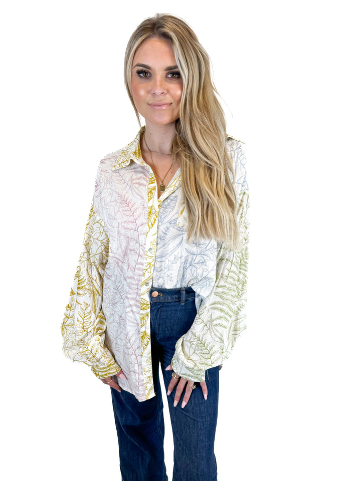 Aura Multicolor Leaf Print Button Down Top (M)