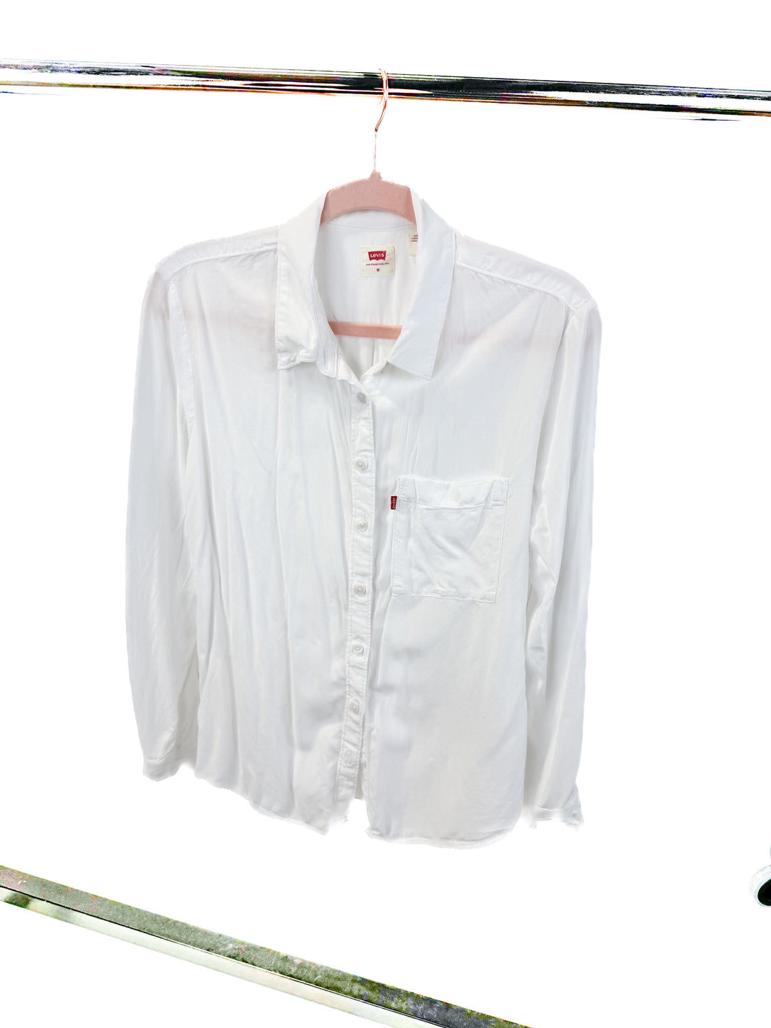 levis white button up (m)
