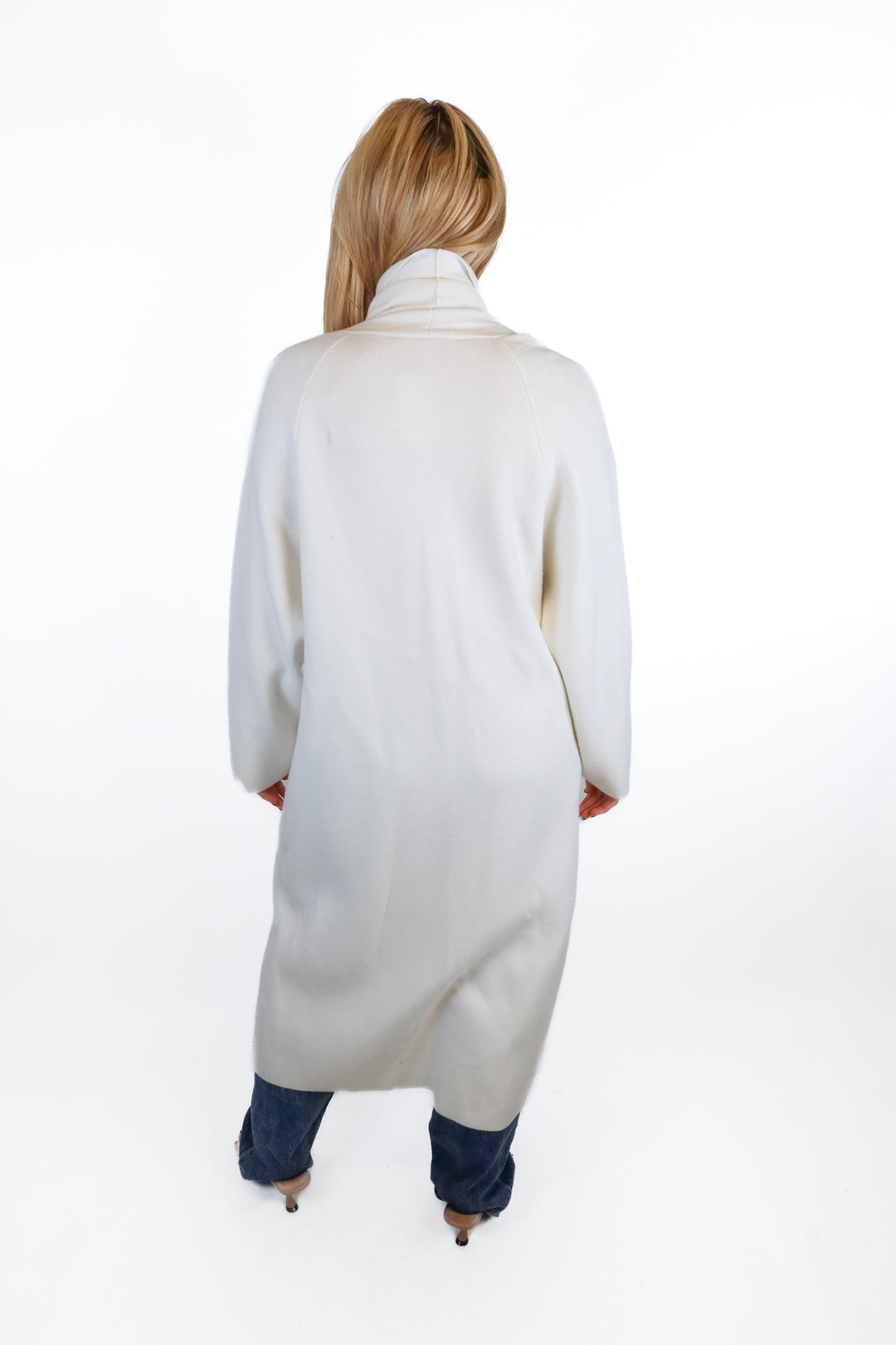zara white thick kit cardigan (s; retail $89.90)