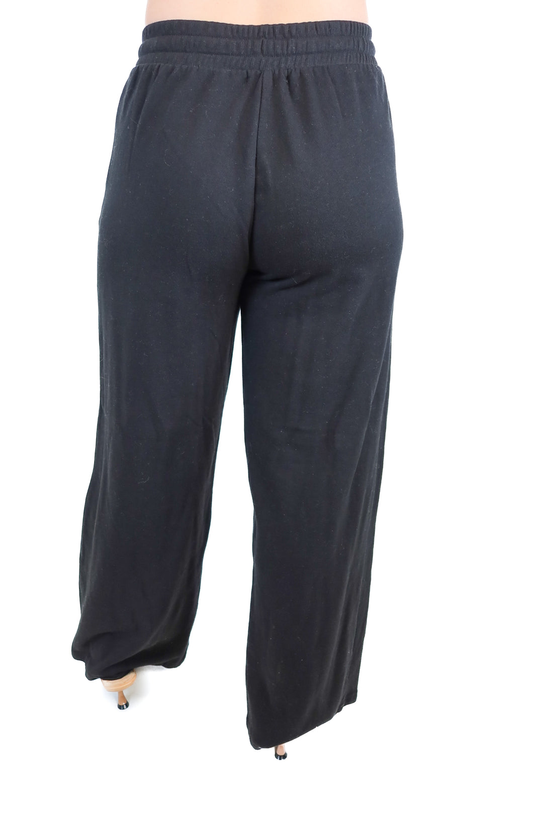 Colsie black wide sweatpants (M)
