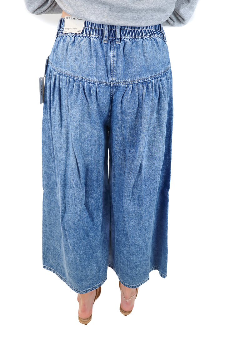 we the free light wash pull on jean NWT (xs; retails $98)