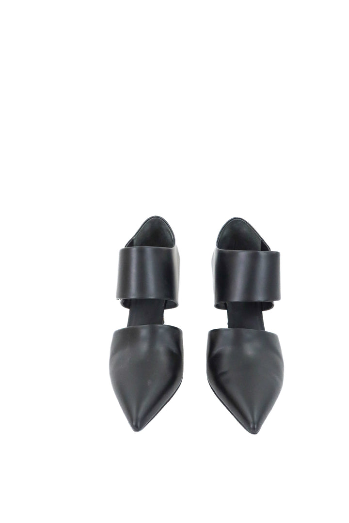 vince black pointed toe heel (8.5; retail $350)