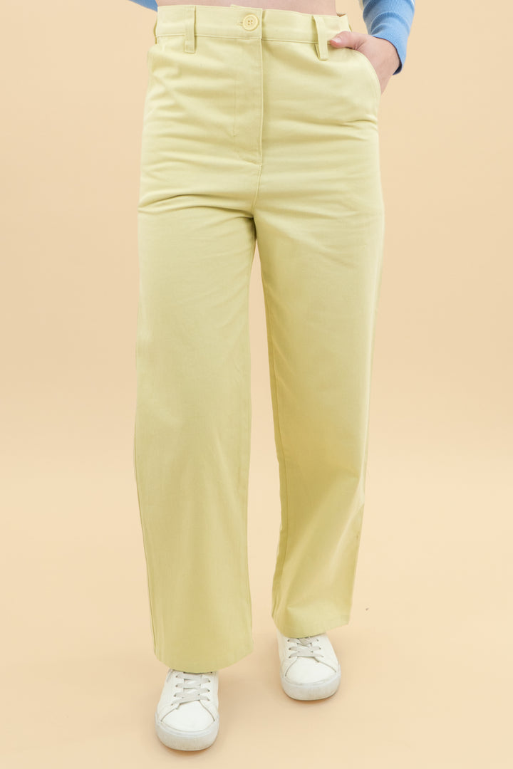 who what wear yellow denim pants (xs)