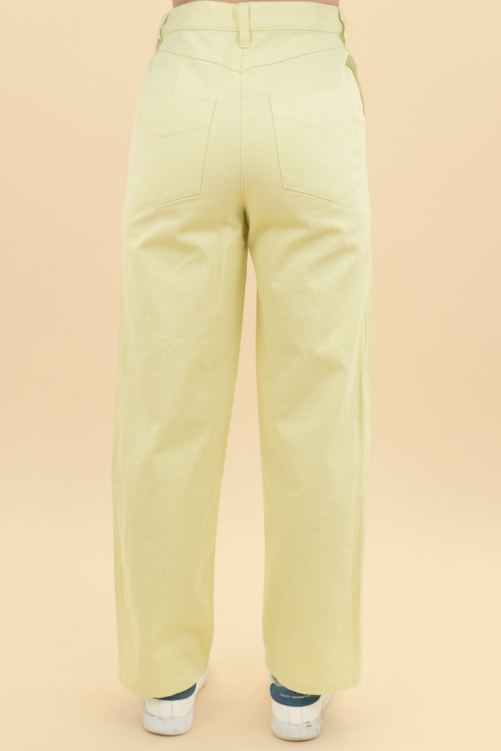 who what wear yellow denim pants (xs)