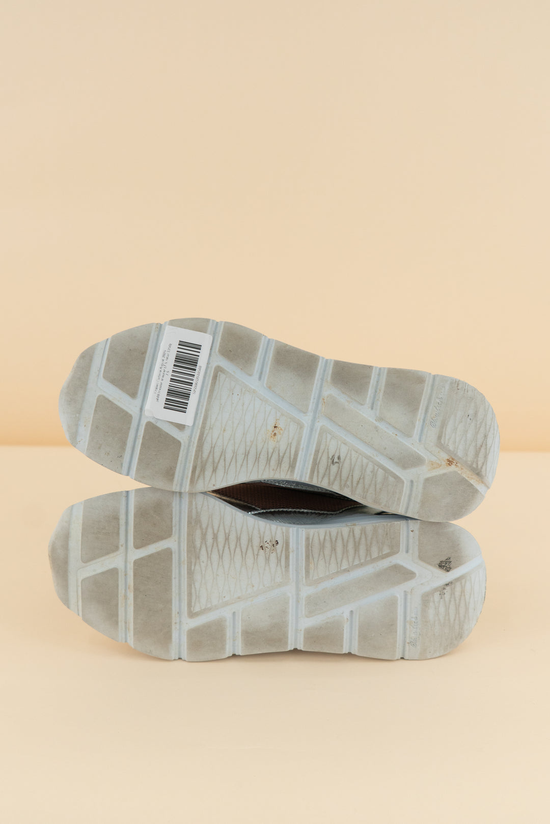 p448 tri-color sneaker (7.5; retail $250)