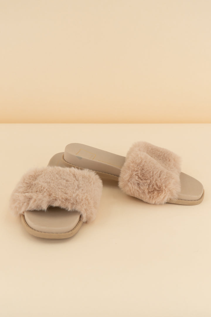 dolce vita faux fur slides (9; retail $90)