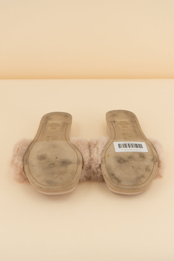 dolce vita faux fur slides (9; retail $90)