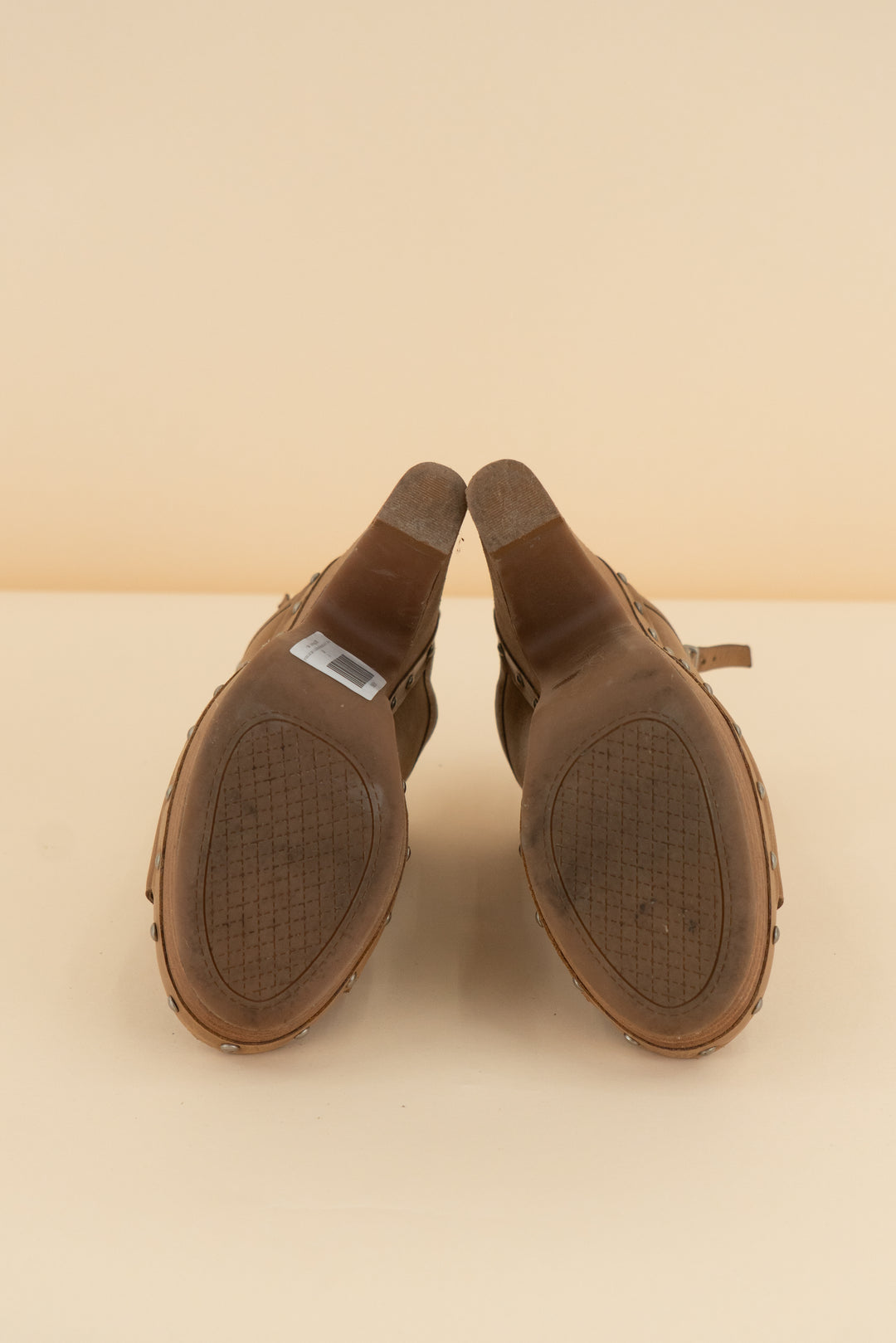 jessica simpson tan studded open toe heel (size 6.5; retail $90)