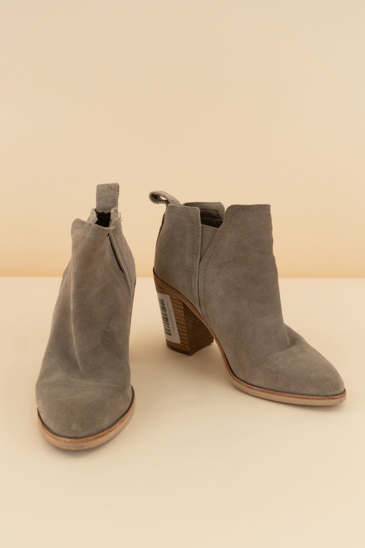 dolce vita suede bootie (7.5; retail $120)