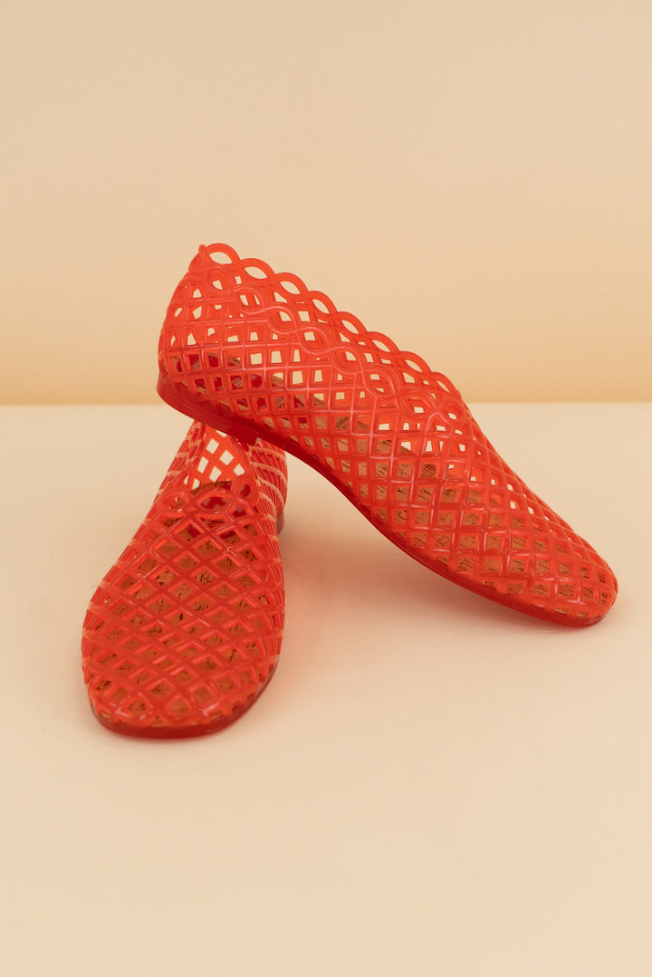 steve madden red jelly flat (8; retail $49)