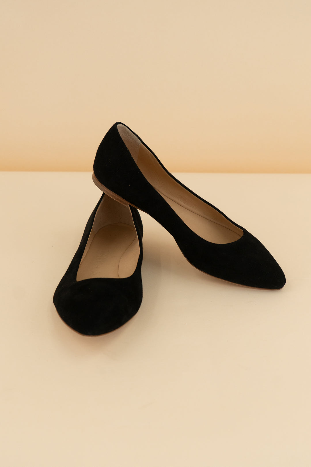 layda b black flat (6.5; retail $395)