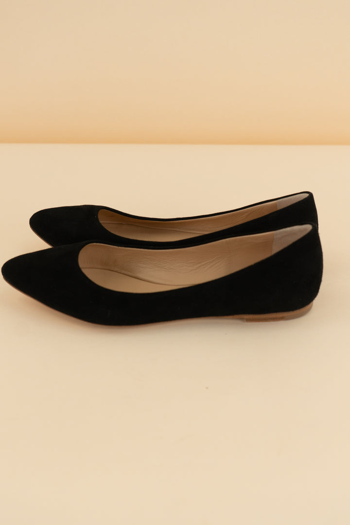 layda b black flat (6.5; retail $395)