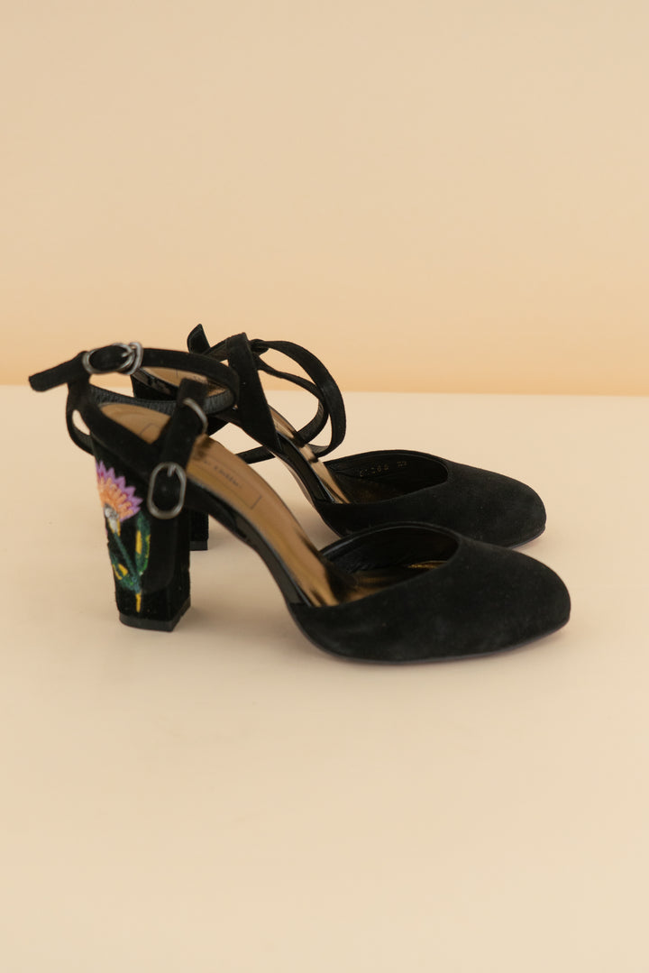 odette e odile black floral heel (7.5; retail $250)