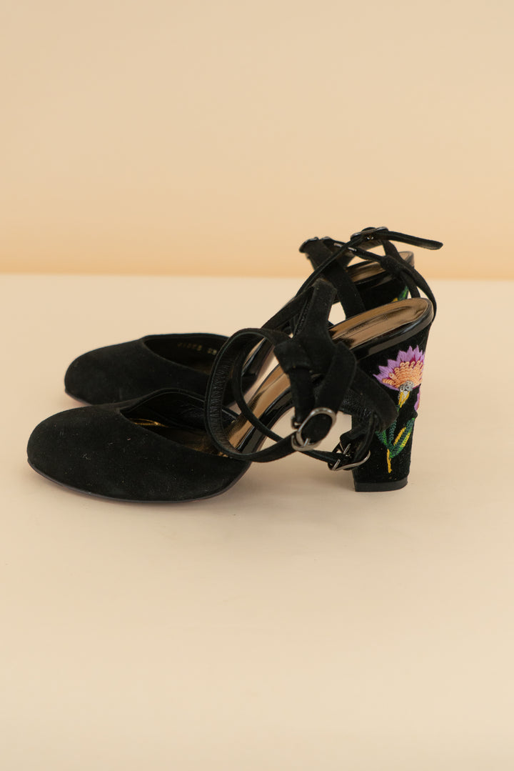 odette e odile black floral heel (7.5; retail $250)