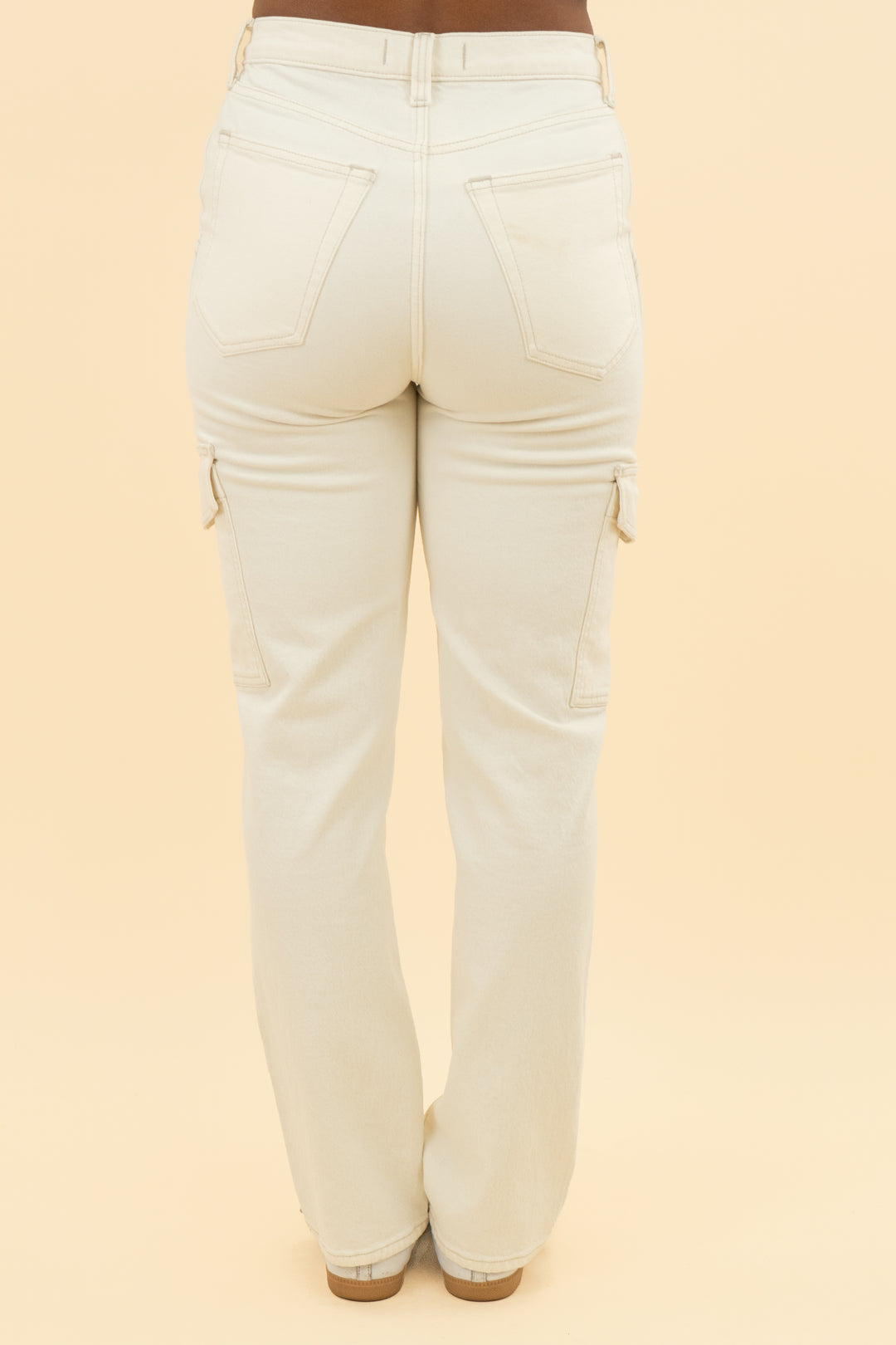 abercrombie & fitch cream high rise cargo pants (28)