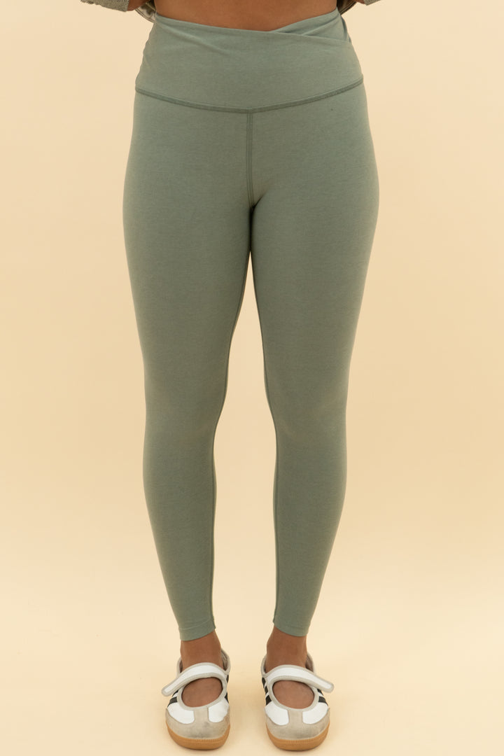beyond yoga light green leggings (m)