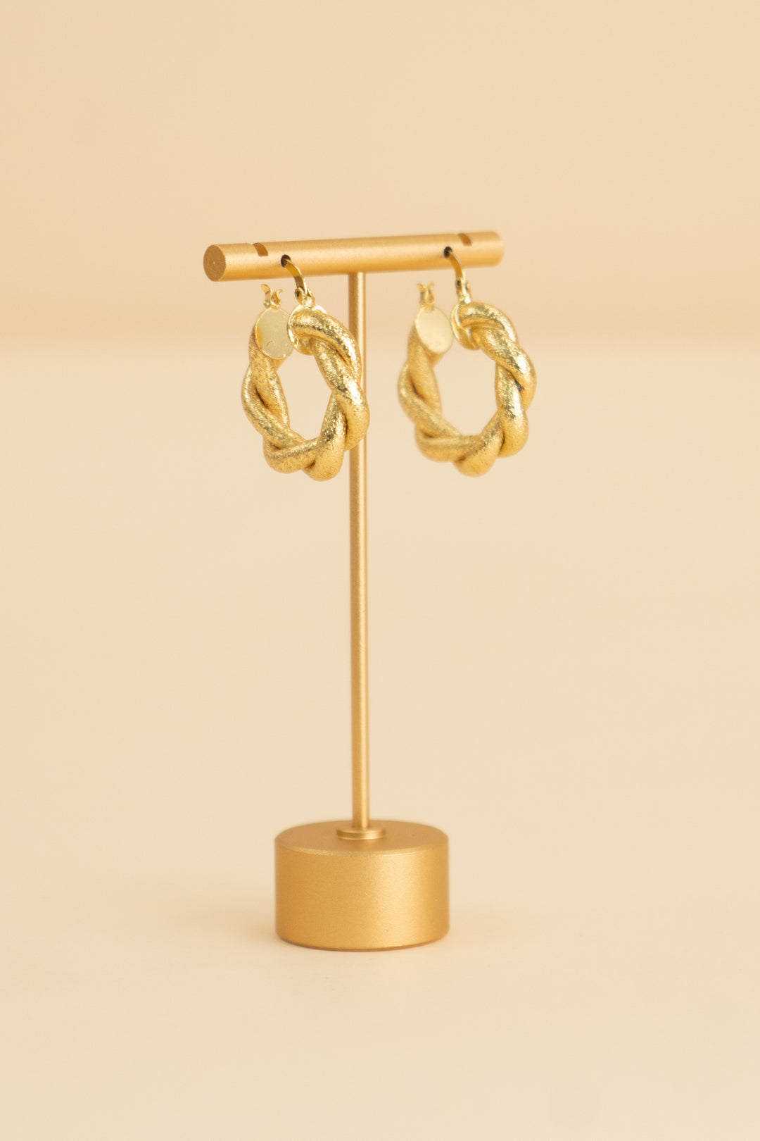 twisted gold chunky earring (os)