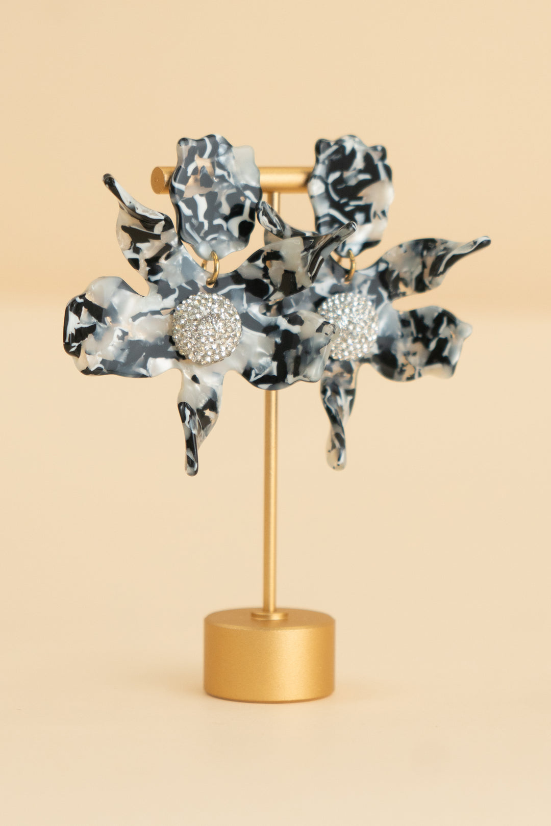 lele sadoughi small black and white crystal lily earring (os; retail $168)
