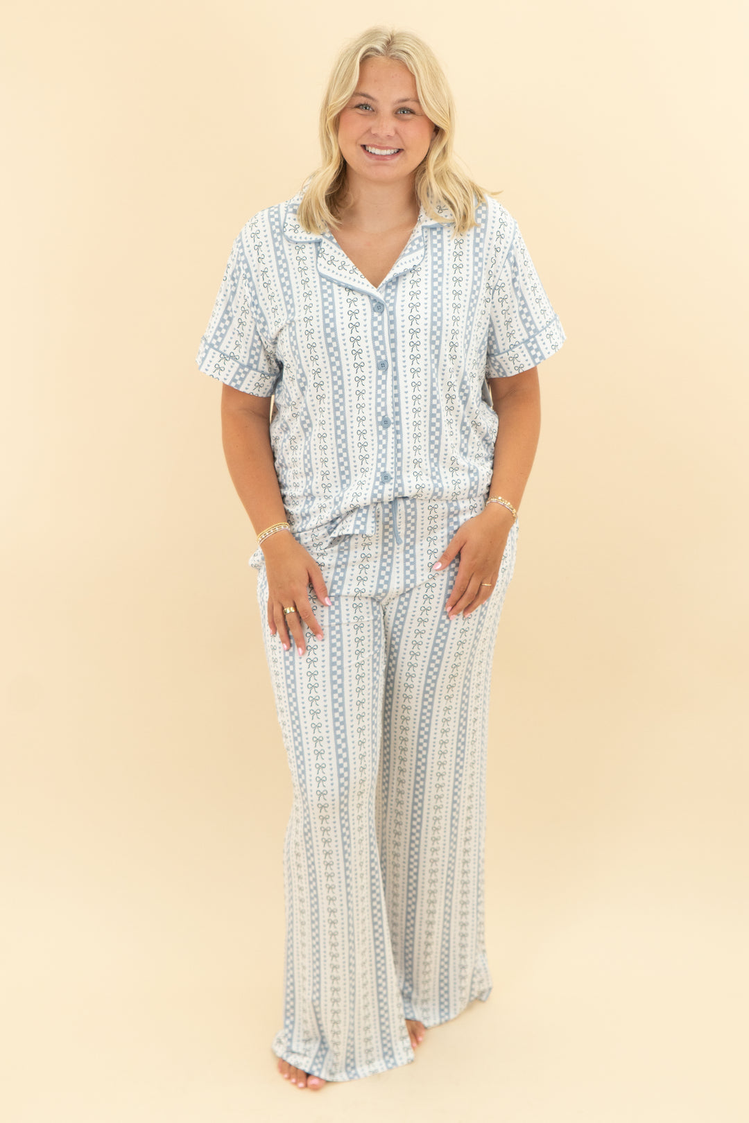 caden lane blue bow short sleeve & pant set nwt (l)
