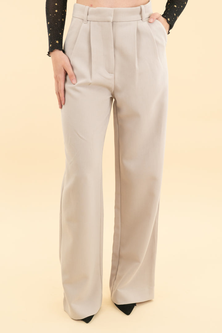 abercrombie & fitch beige pants nwt (25; retail $90)