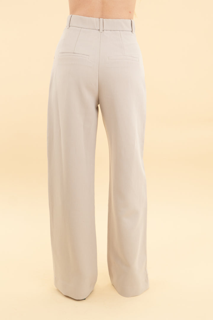 abercrombie & fitch beige pants nwt (25; retail $90)