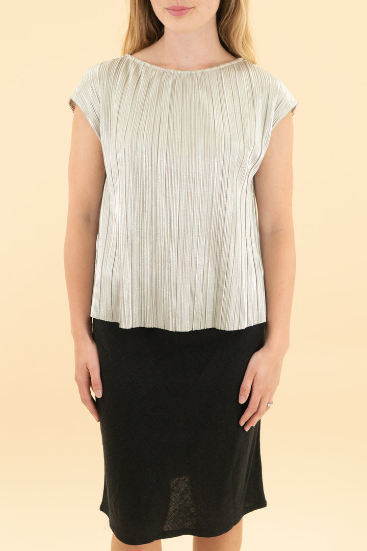 evereve champagne metallic plisse top (xs)