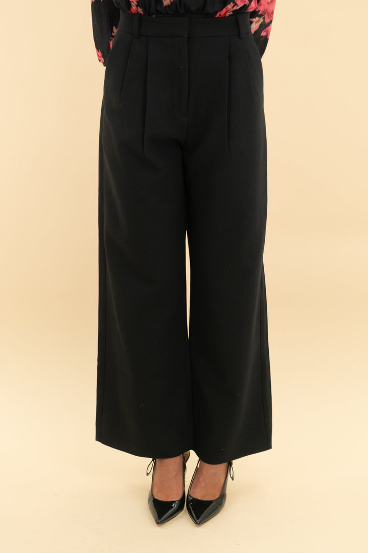 abercrombie & fitch black trouser nwt (27 short; retail $90)