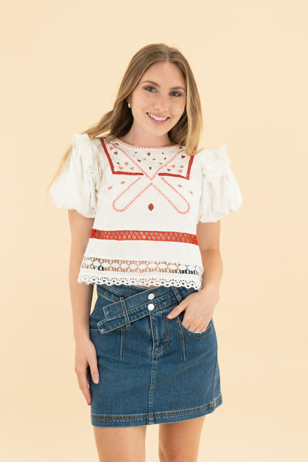 by anthropologie white/red eyelet ruffle sleeves top (xs)