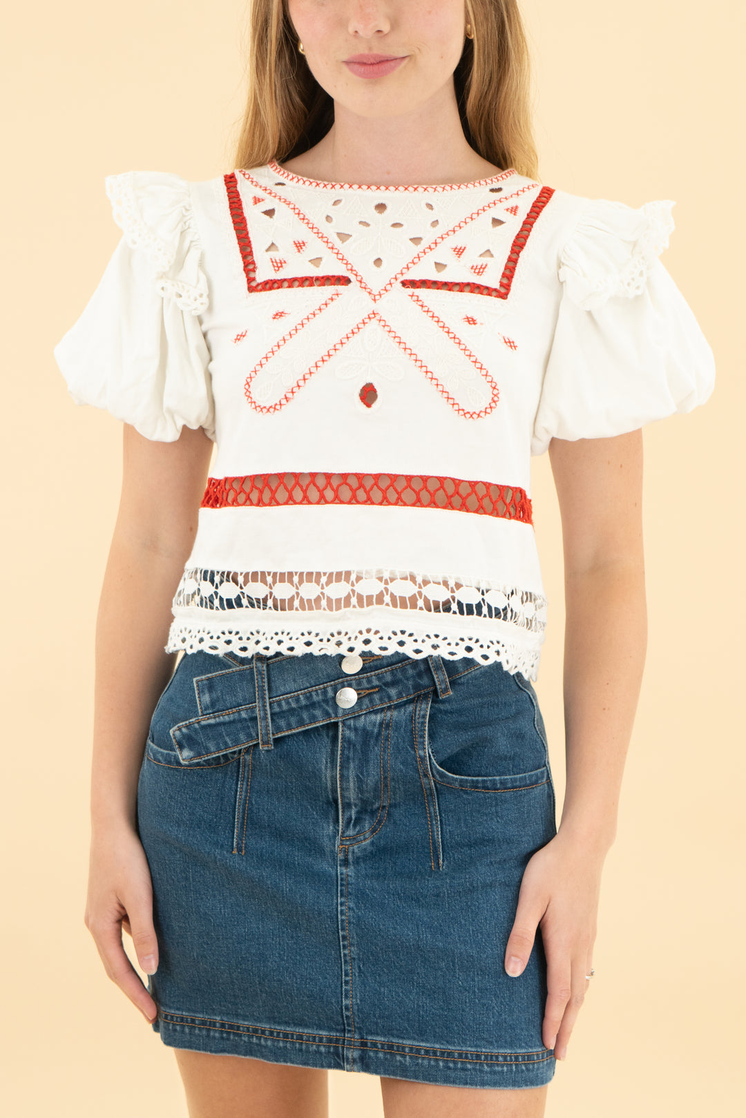 by anthropologie white/red eyelet ruffle sleeves top (xs)
