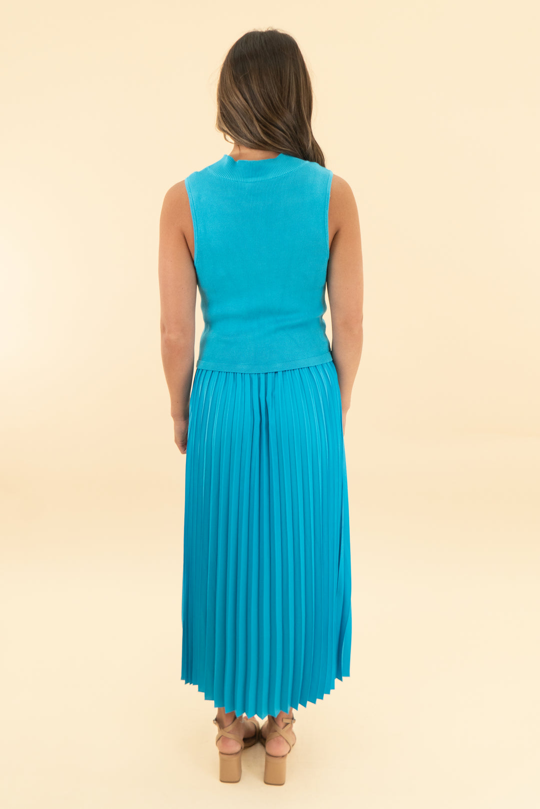 avara blue knit high neck plisse dress (xs)
