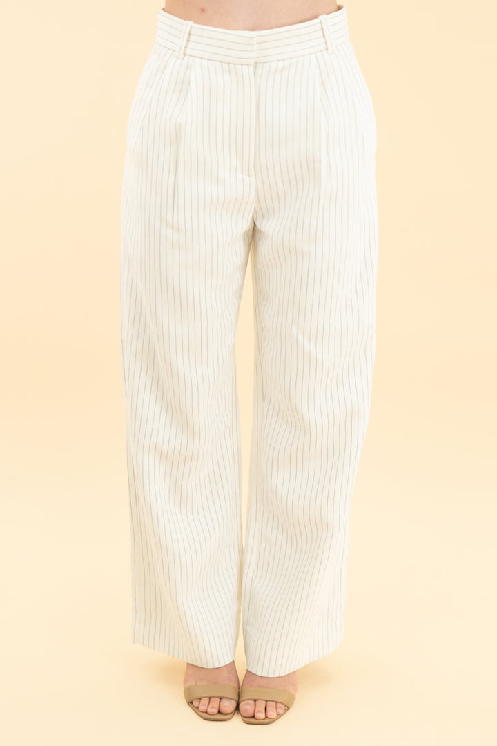 abercrombie & fitch white pinstripe pants nwt (25; retail $90)
