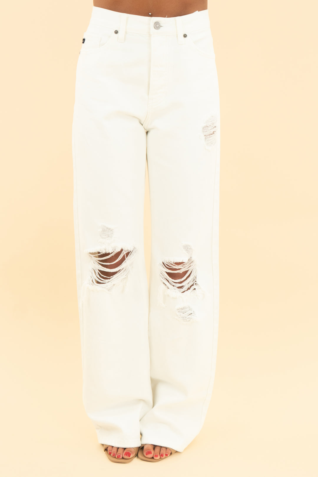 kancan 90s flare white jean nwt (26; retail $78)
