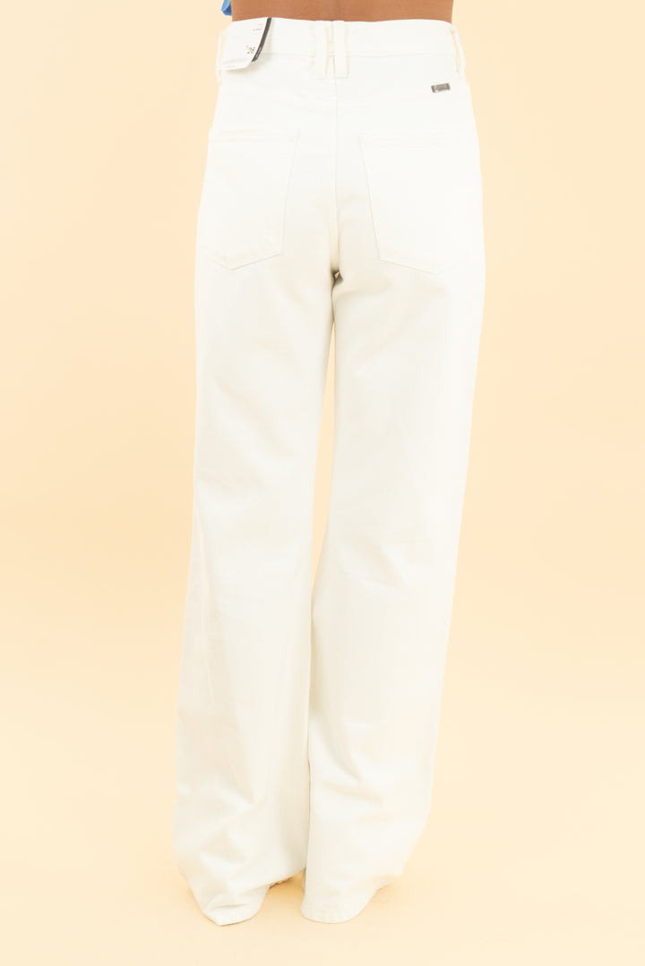 kancan 90s flare white jean nwt (26; retail $78)