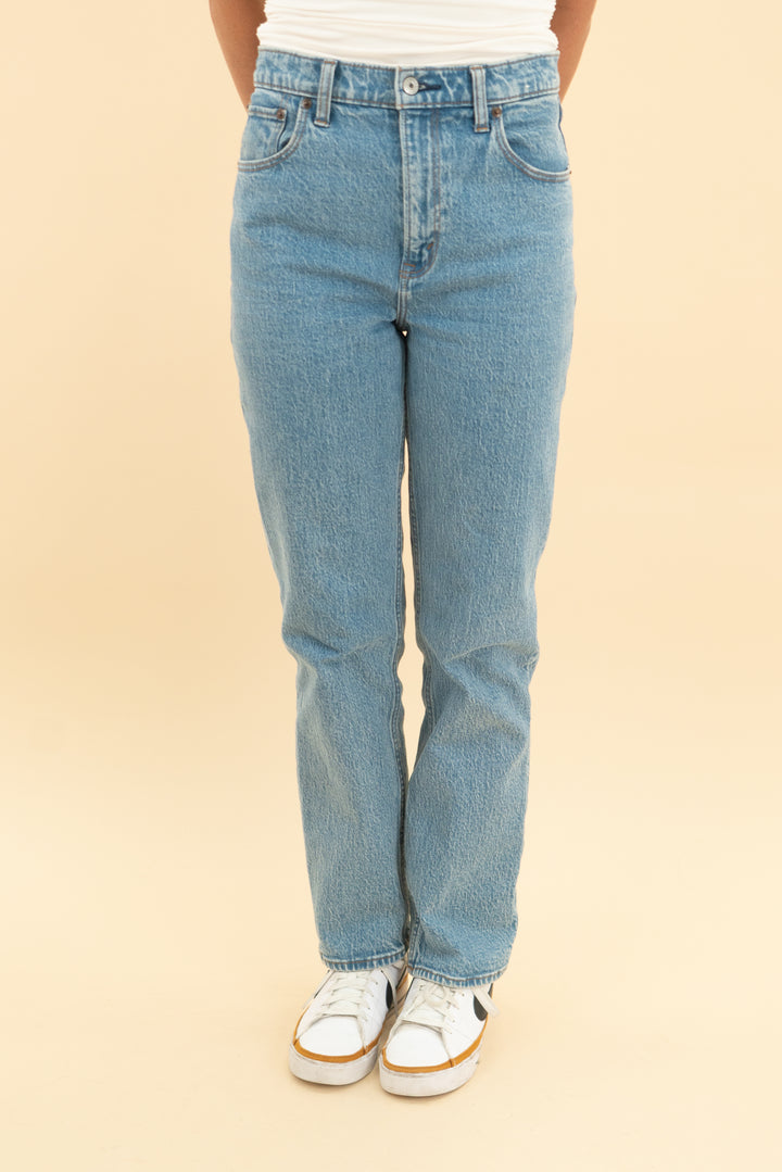 abercrombie & fitch the 90's straight ultra high rise jeans (26; retail $90)