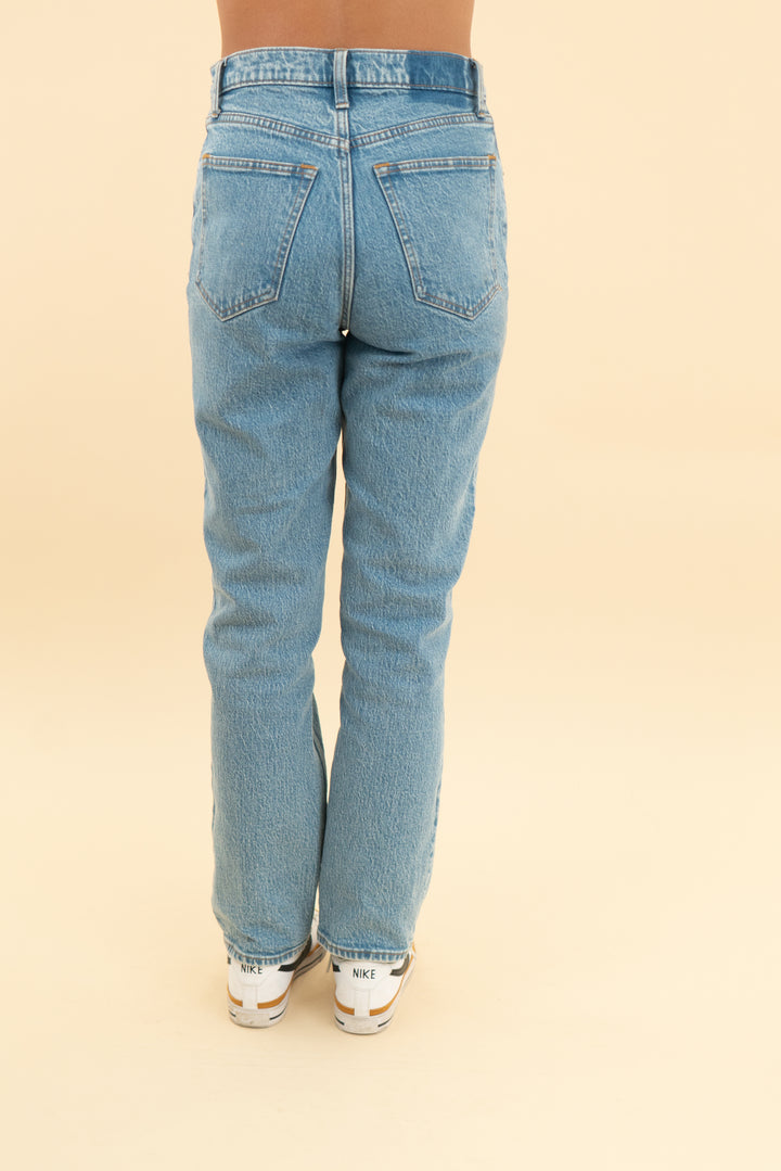 abercrombie & fitch the 90's straight ultra high rise jeans (26; retail $90)