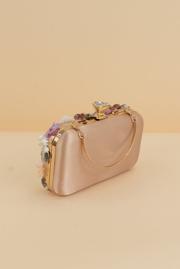 gold floral applique clutch bag (os)