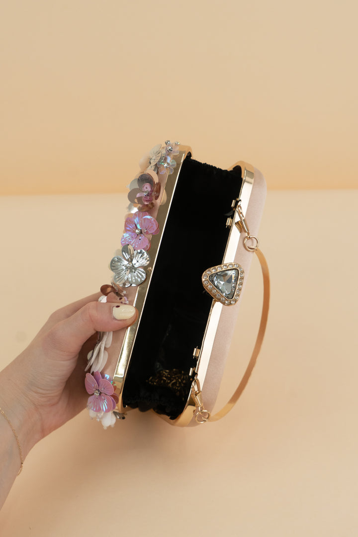 gold floral applique clutch bag (os)