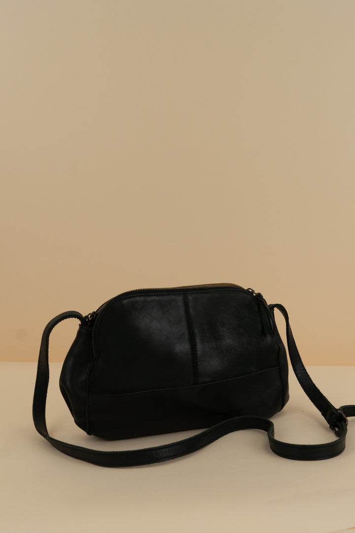 able black large crossbody (os)