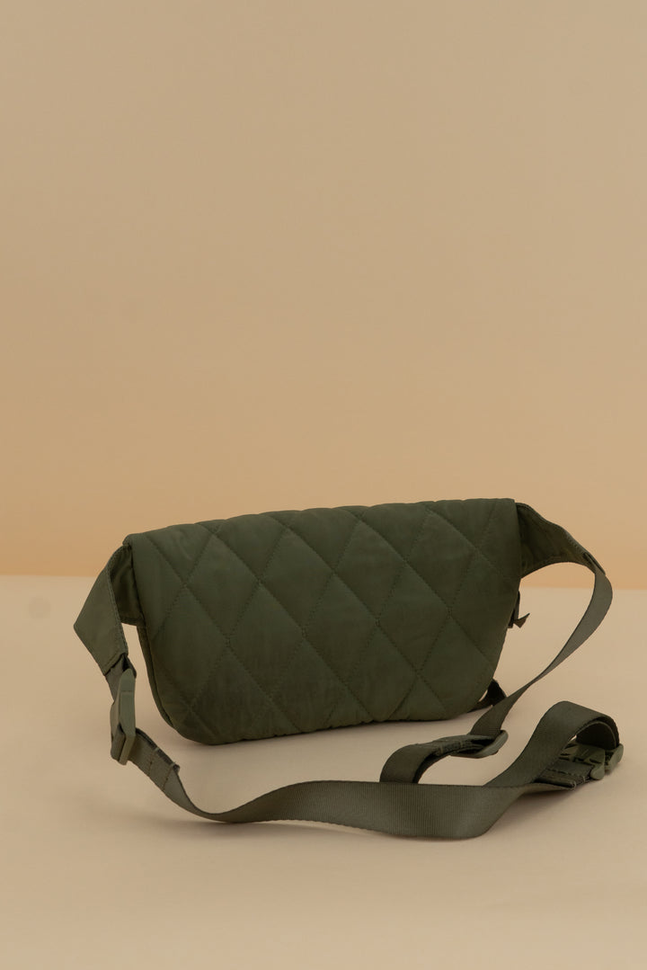 vera bradley olive quilted belt bag (os; retail $85)