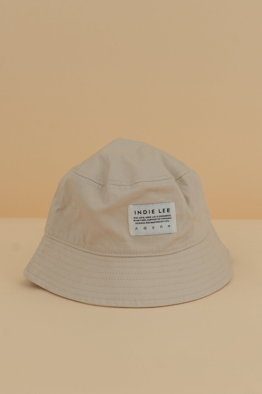 indie lee "go indie" bucket hat (os)