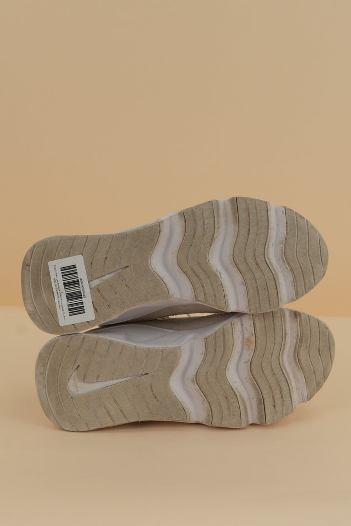 nike ryz 365 2 white cream sneakers (7; retail $145)
