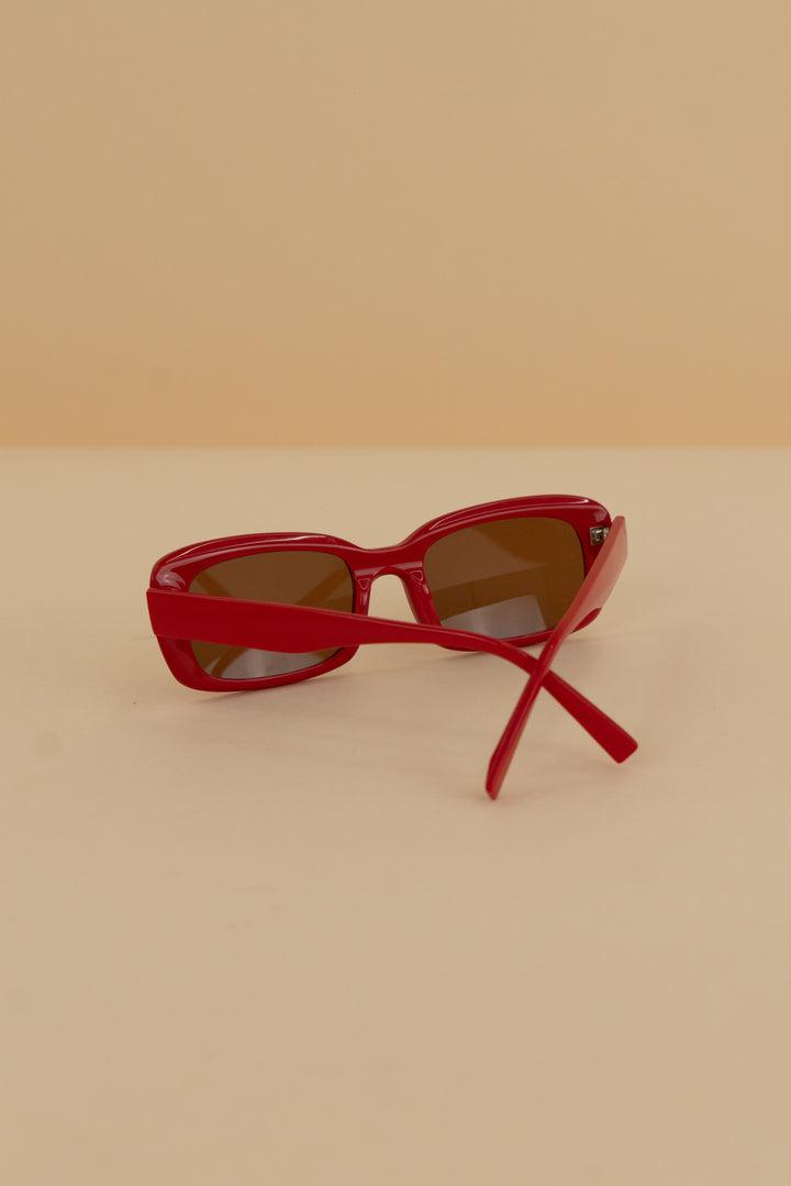 emma chamberlain x warby parker lonnie red rectangle sunglasses