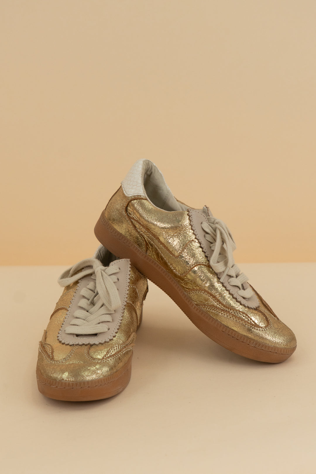 dolce vita gold metallic sneakers (6)