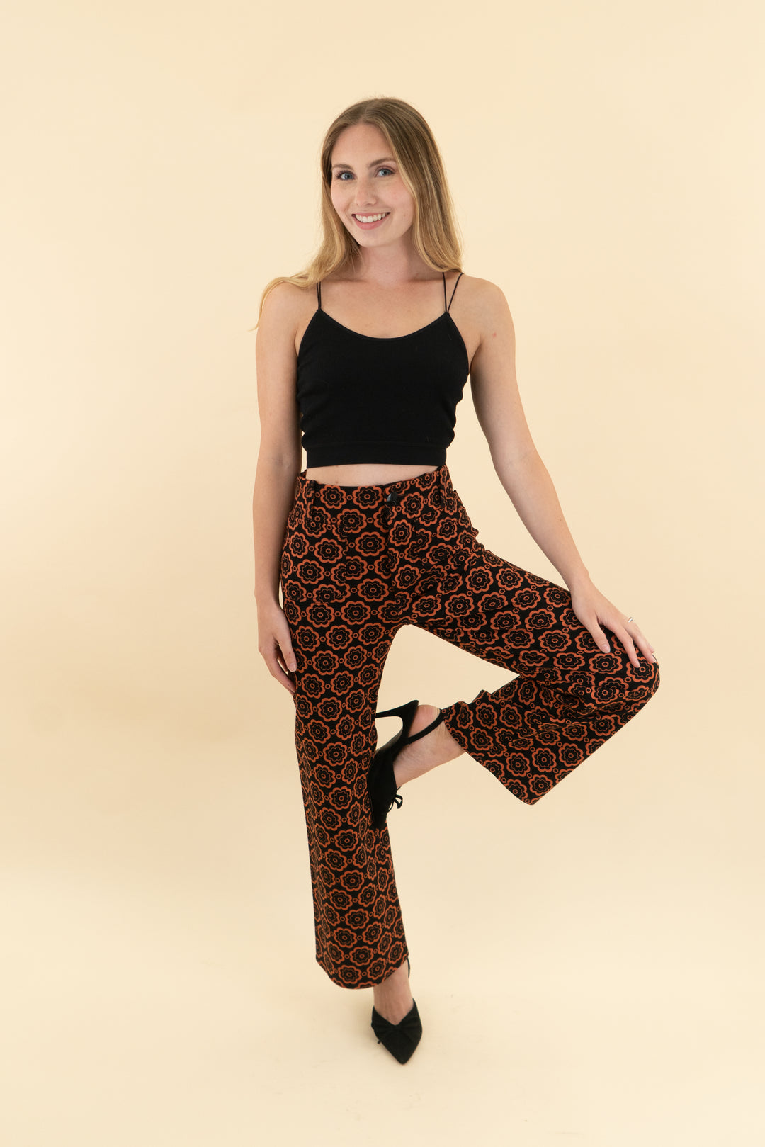 kinsman black strappy tank top (os)