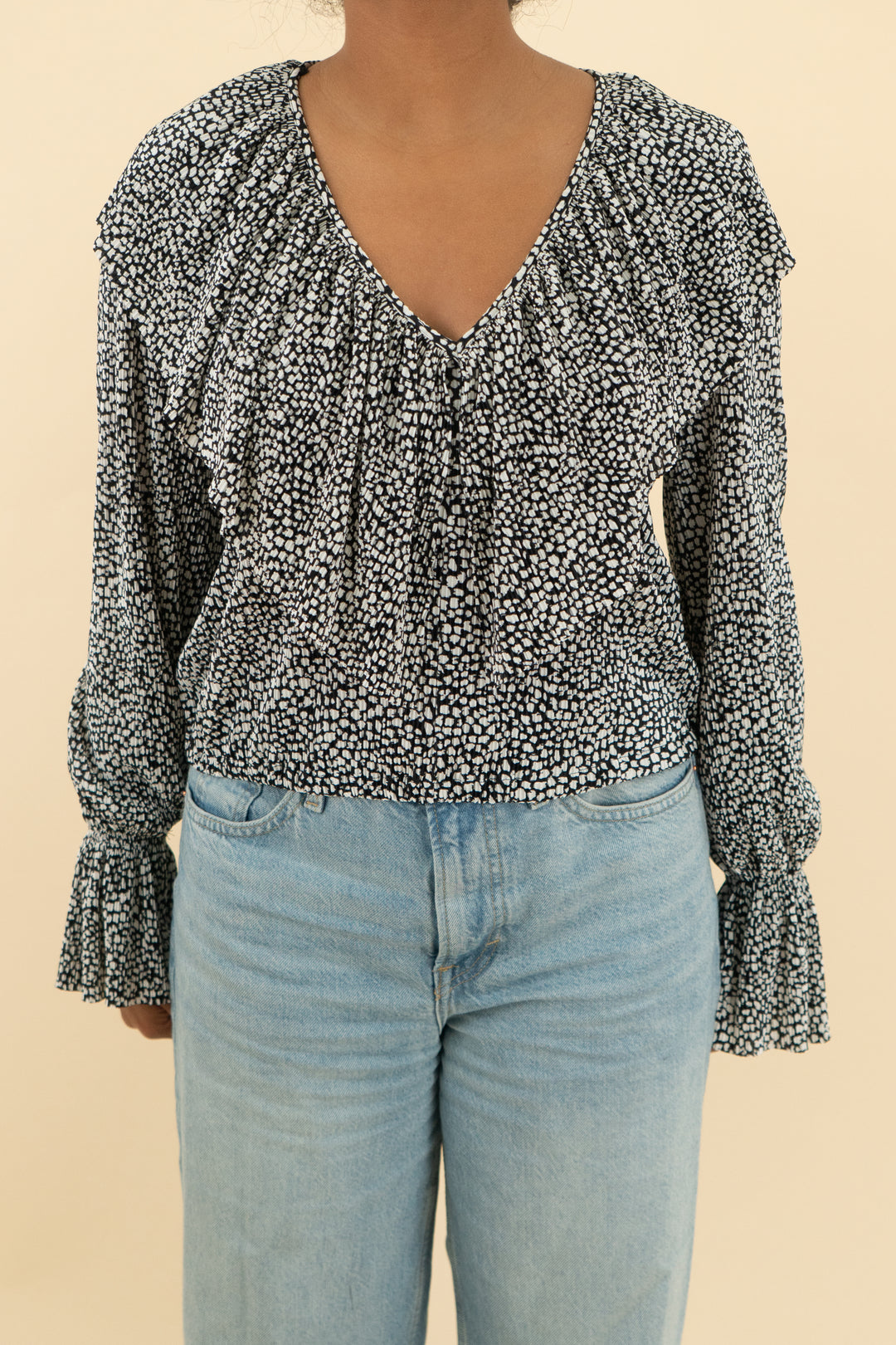 zara black and white long sleeve blouse (s)