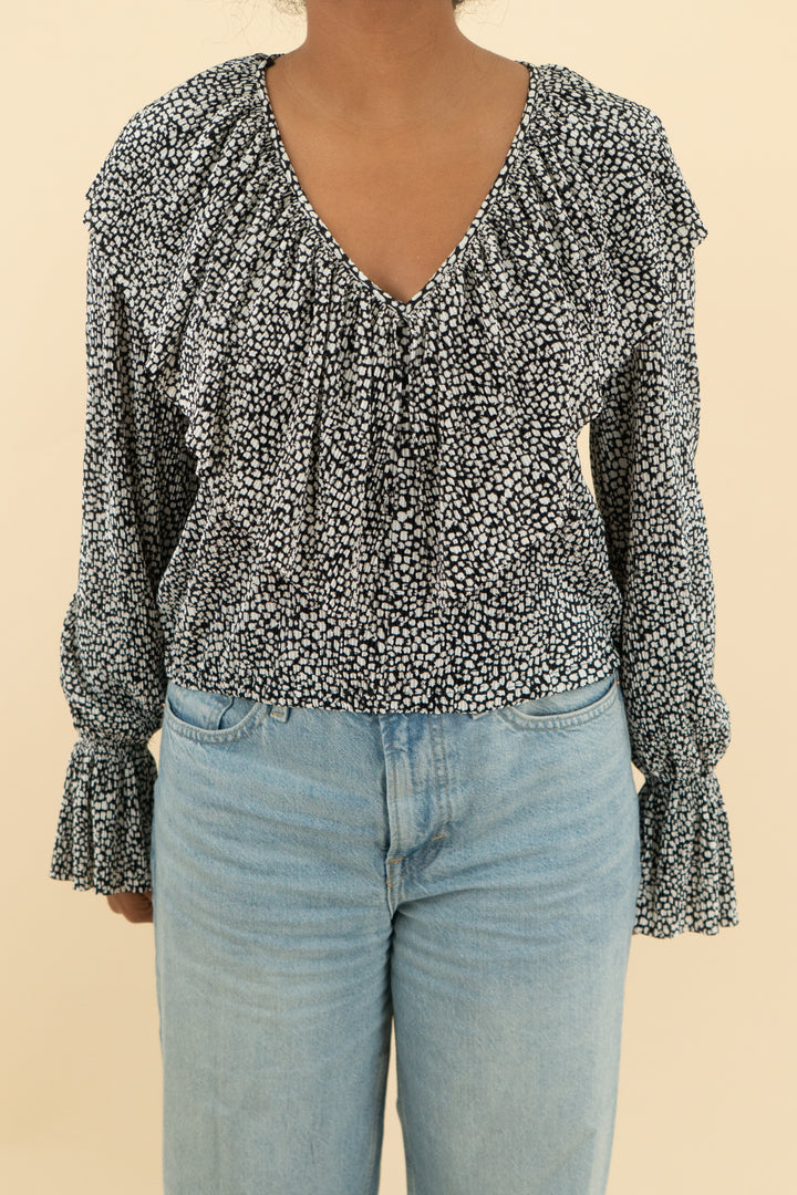 zara black and white long sleeve blouse (s)