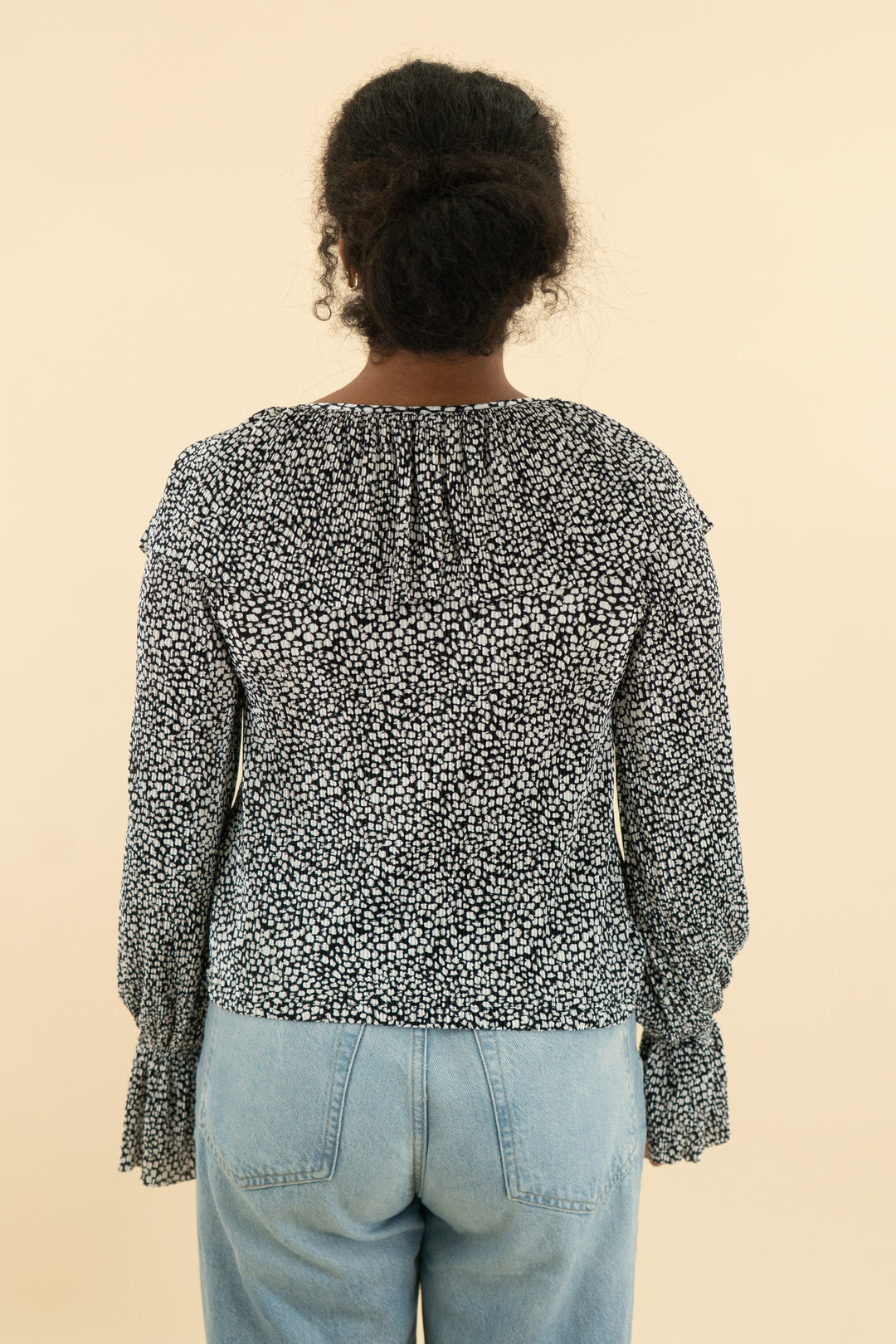 zara black and white long sleeve blouse (s)