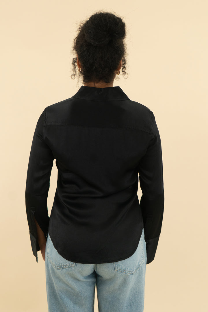 zara black button up blouse (m)