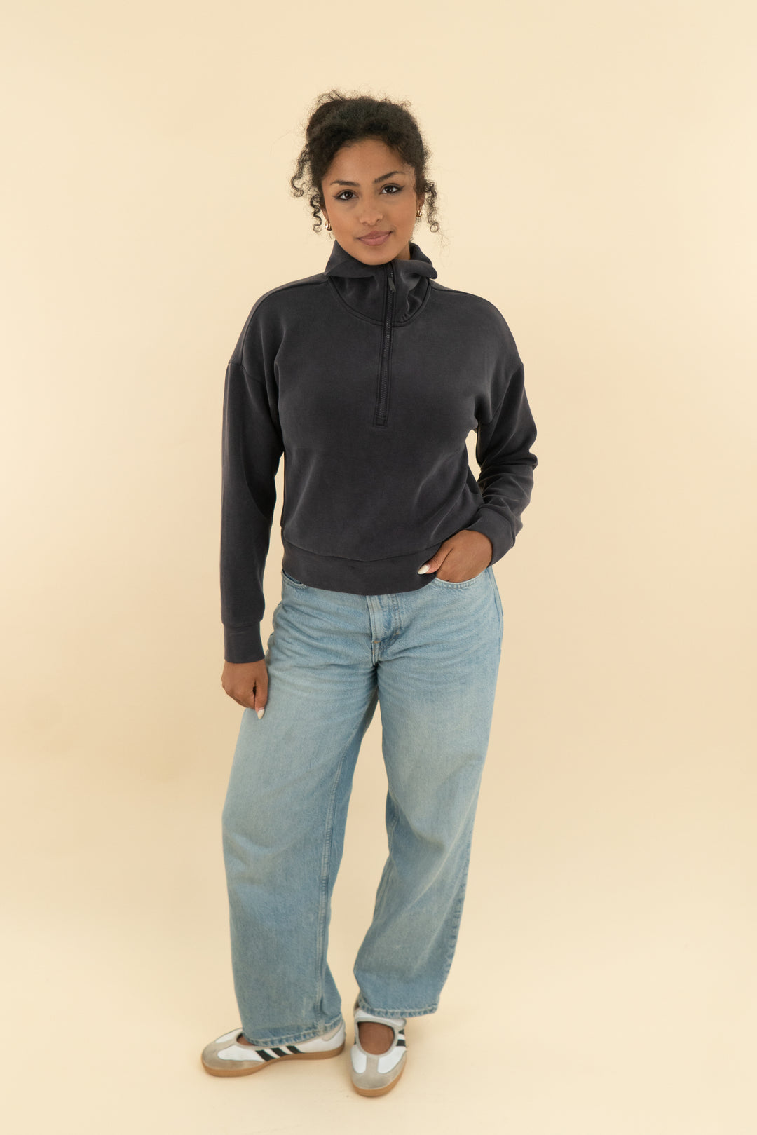 avia charcoal quarter zip (s; retail $35)