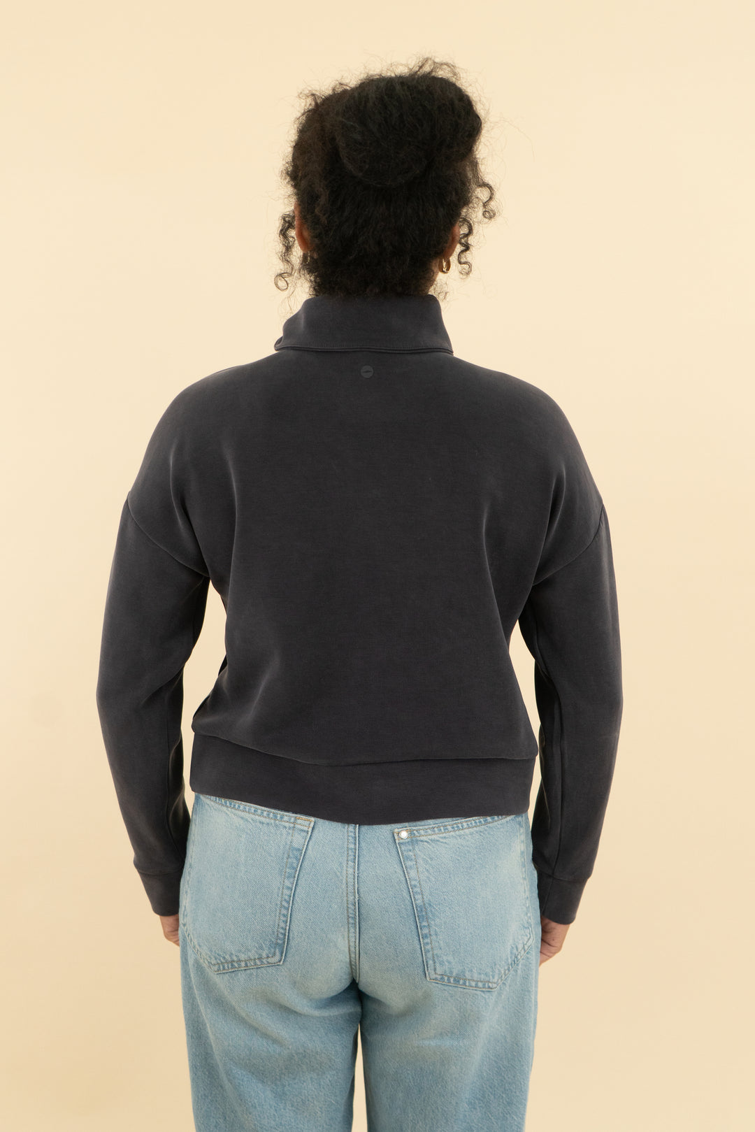 avia charcoal quarter zip (s; retail $35)